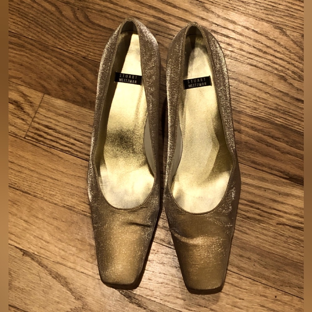 Stuart Weitzman Leah Gold Matte Lame Heels, women’s, size 9 m